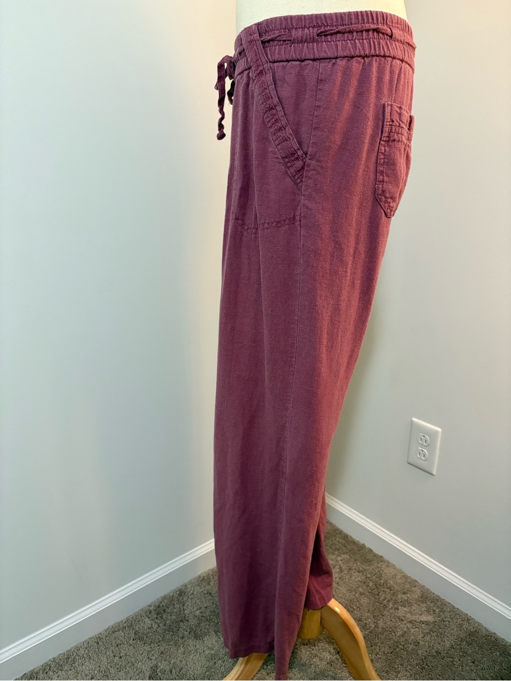 Relaxed Drawstring Pants - Picture 4 of 11